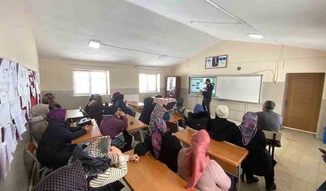 Akyaka'da annelere narkotik eğitimi