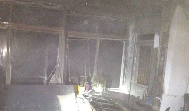 Alanya'da müstakil evde çıkan yangın itfaiye ekiplerince söndürüldü