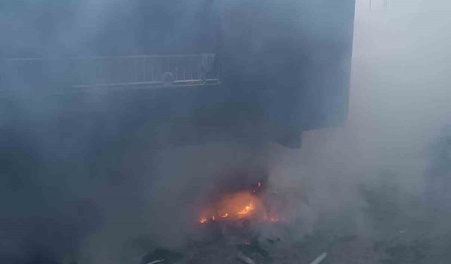 Altınözü'nde odunluk yangını