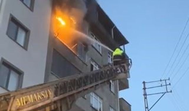 Arhavi'de apartman dairesinde yangın paniği