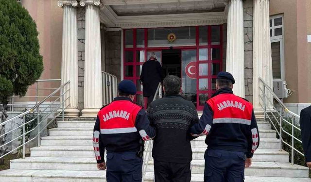 Aydın'da aranan şahıslar jandarmadan kaçamadı