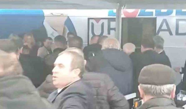 Bursa Büyükşehir Belediye Başkanı Mustafa Bozbey'e saldırı girişimi