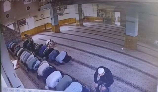 Camide namaz kılan komşusunu öldüren sanık: 'Asıl caniyi kardeşim tahliye olduğunda görecekler'