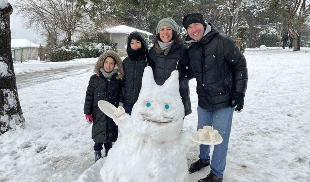 Çamlıca'da çocuklar karın keyfini doyasıya çıkardı