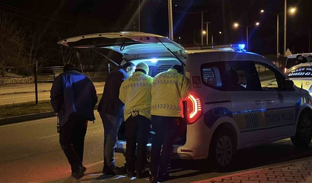 Çevirmeden kaçan alkollü sürücü yakalandı, polise zor anlar yaşattı