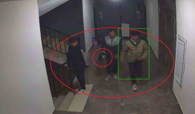 Daire önündeki ayakkabıları çaldılar