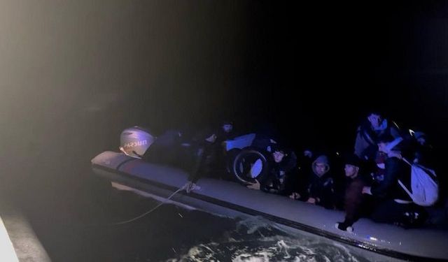 Didim açıklarında 25 düzensiz göçmen kurtarıldı