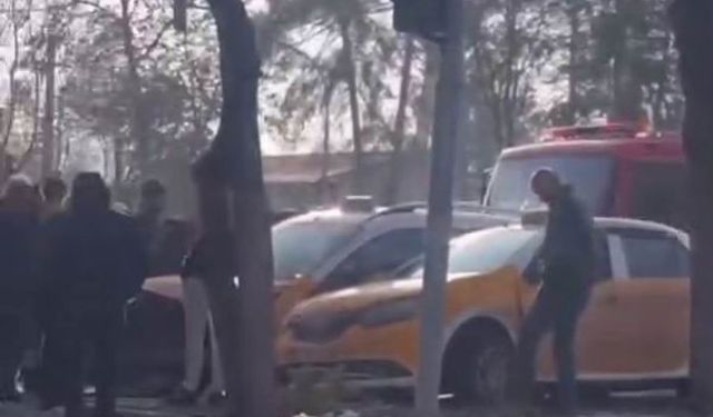 Diyarbakır'da 3 taksi çarpıştı