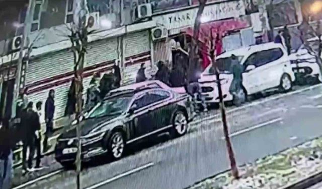 Diyarbakır'da düğünde karşılaşan husumetli ailelerin kavgası sokağa taştı