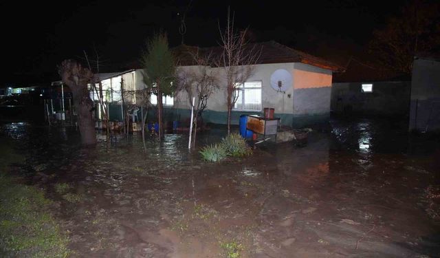 Edirne'de sağanak yağış, su baskınlarına yol açtı