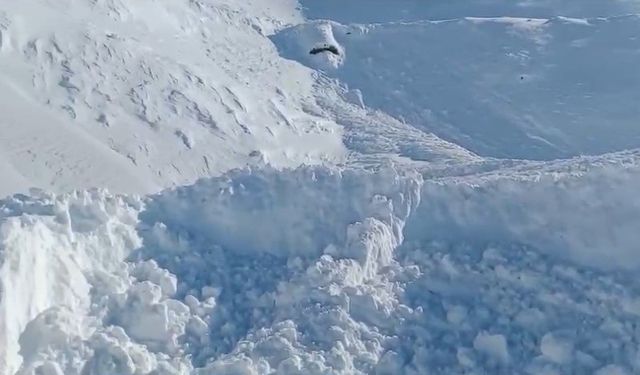 Elazığ'da çığ düşmesi sonucu kapanan geçit açıldı