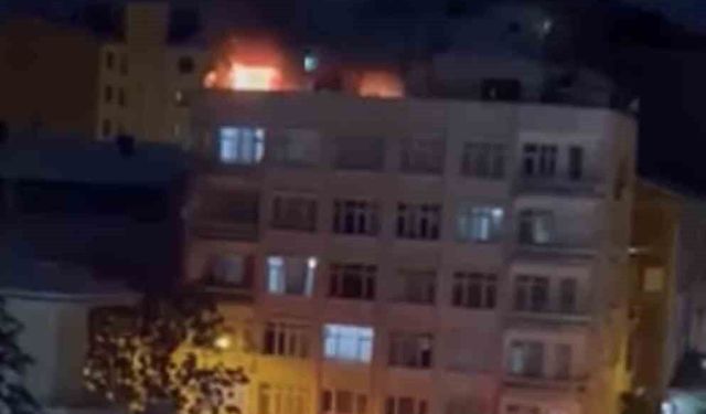 Elazığ'da teras katında yangın