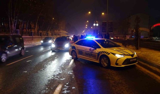 Erzurum'da zincirleme trafik kazası: 3 yaralı