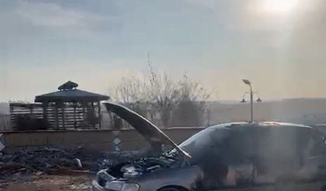 Gaziantep'te park halindeki araç kundaklandı