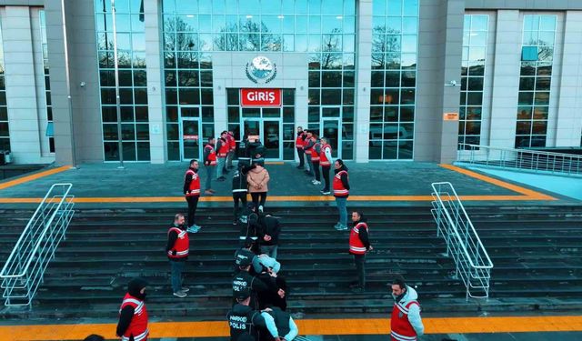 Helikopterli operasyonla uyuşturucu tacirlerine darbe: 16 tutuklama