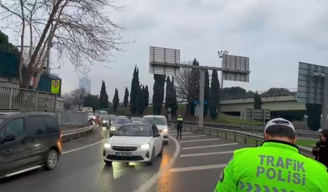 İstanbul'da dron destekli 'Taralı alan ihlali' denetiminde sürücülere ceza yağdı