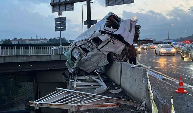 Freni boşalan kamyon dehşet saçtı: 3 yaralı