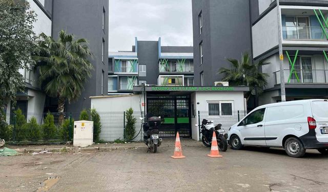 İzmir'deki korkunç cinayetin görgü tanığı konuştu: 'Silah sesine koştuk, kanlar içinde bulduk'