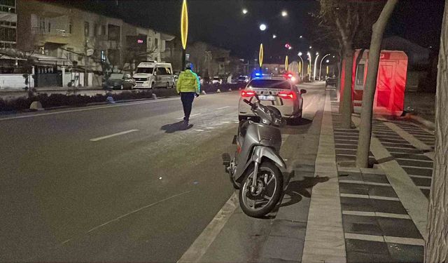 Karaman'da devrilen motosikletin sürücüsü yaralandı