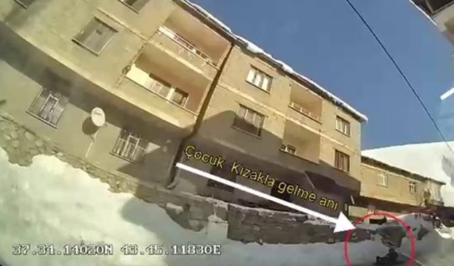 Kızakla kayarken otobüsün altına giren çocuk hayatını kaybetti