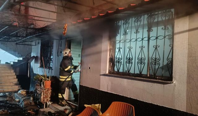 Kumlu'da müstakil ev yangını