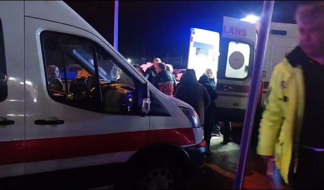 Kütahya'da ambulans ile otomobil çarpıştı: 1 yaralı