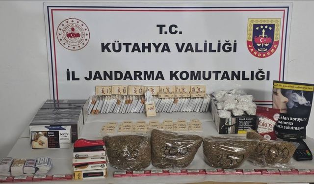 Kütahya'da jandarmadan kaçak tütün operasyonu