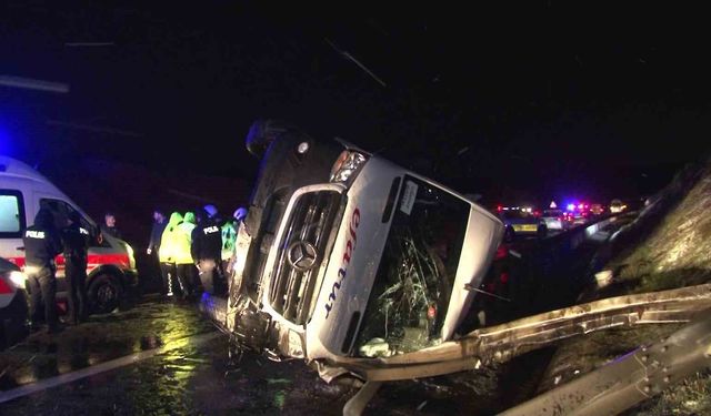 Kuzey Marmara Otoyolu'nda kar yağışı kaza getirdi: 11 yaralı