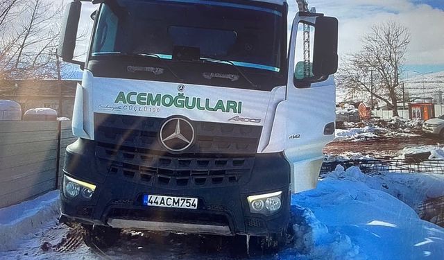 Malatya'da beton mikserinin çarptığı yaya yaralandı