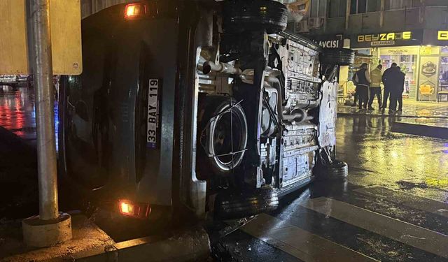 Mersin'de trafik kazası : 2 yaralı