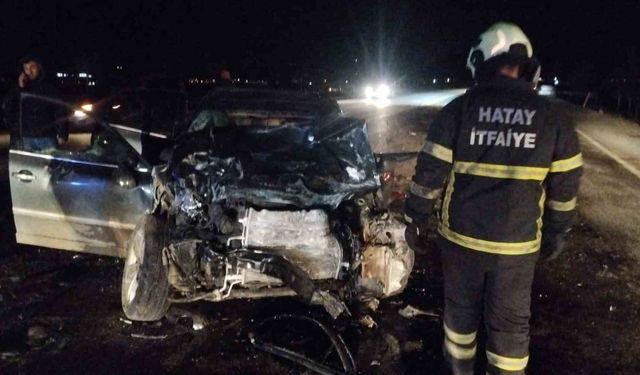 Otomobil ile minibüs kafa kafaya çarpıştı: 1 ölü, 6 yaralı