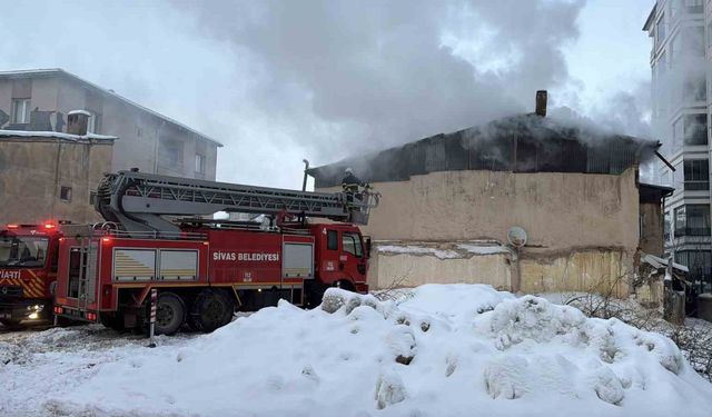 Paniğe neden olan yangın büyümeden söndürüldü