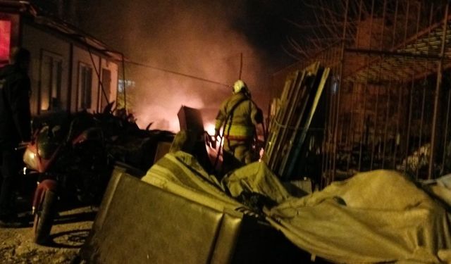 Payas'ta hurdalık alan alevlere teslim oldu