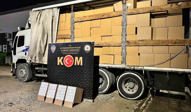 Polis milyonlarca sahte bandrollü makaron ele geçirdi