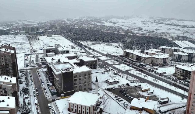 Samsun'da karla mücadele: 379 yol açıldı, 14 yolun açılması için çalışma sürüyor