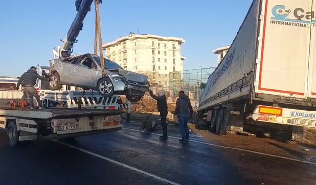 Şanlıurfa'da buzlanma nedeniyle zincirleme kaza: 2 ölü