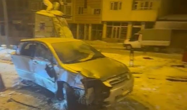 Sarıkamış'ta trafik kazası: 3 yaralı