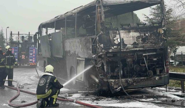 Seyir halindeki yolcu otobüsünde yangın: Facia son anda önlendi