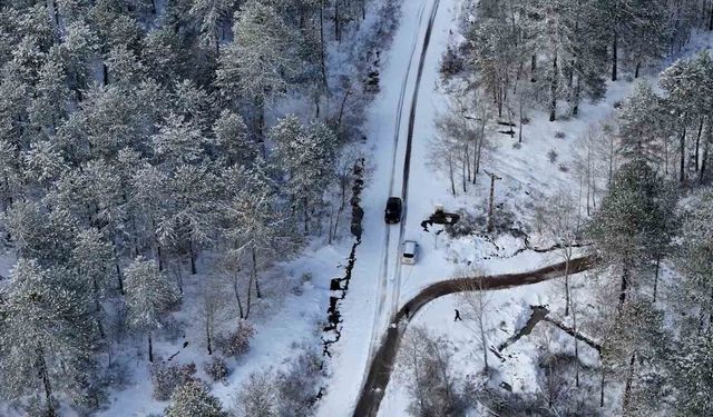 Sındırgı'da merkezde yağmur, yüksek kesimlerde kar yağışı etkili oldu