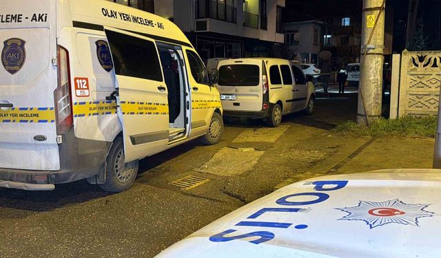 Sokak ortasında silahla vurulmuş halde bulunan bir kişi hayatını kaybetti