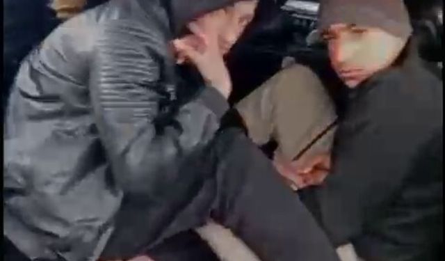 SUV tarzı aracın her köşesinden düzensiz göçmen çıktı