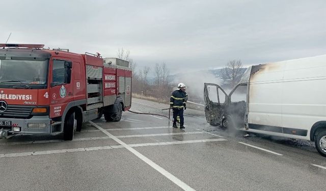 Tokat'ta alev alan panelvan kullanılamaz hale geldi