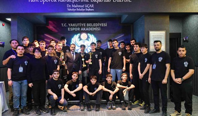 Yakutiye Belediyesi Espor akademisi liseler arası FIFA26 Espor turnuvasına gençlerden büyük ilgi