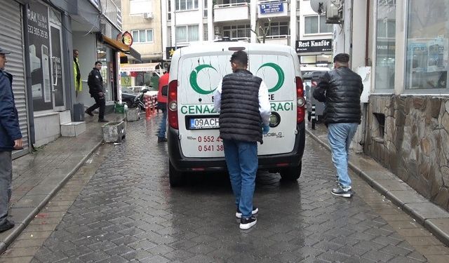 Yalnız yaşayan yaşlı kadın evinde ölü bulundu