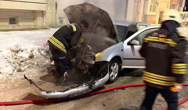 Yozgat'ta otomobil alev alev yandı