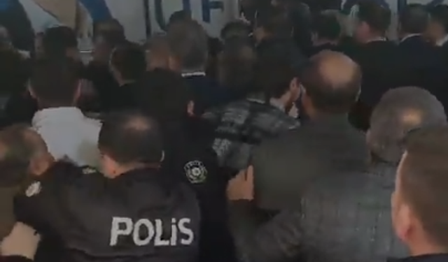 Bursa Büyükşehir Belediye Başkanı Bozbey'e saldırı girişimi!