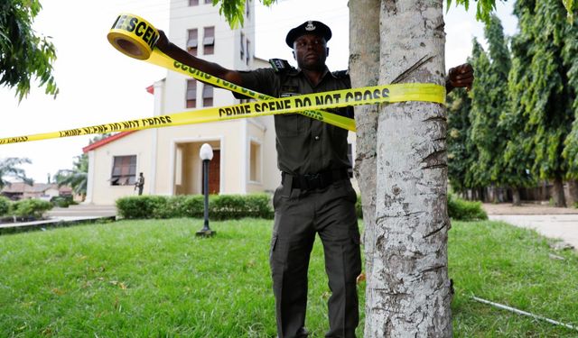 Yeni yıl kutlamalarında düzenlenen silahlı saldırıda 9 kişi hayatını kaybetti