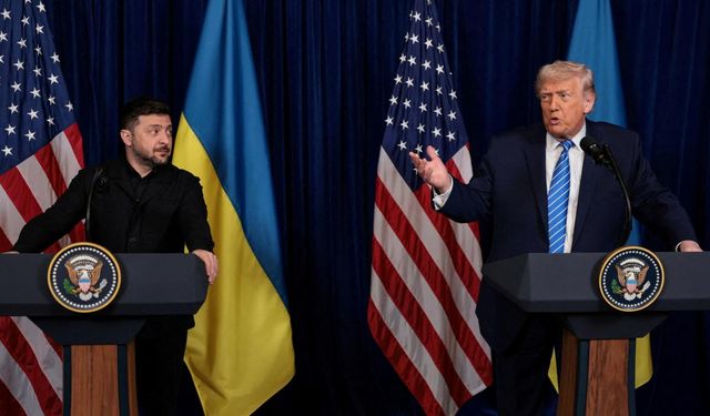 Trump'ın, ülkesine yaptığı ziyarette Zelenski'ye kaba davrandığı iddia edildi