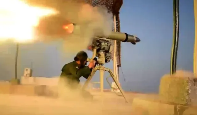 İran, Hürmüz Boğazı'nda askeri tatbikata başladı