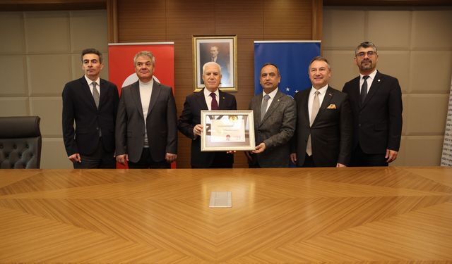 Bursa Büyükşehir, 'Sağlığı Geliştiren Belediye' unvanını yeniledi